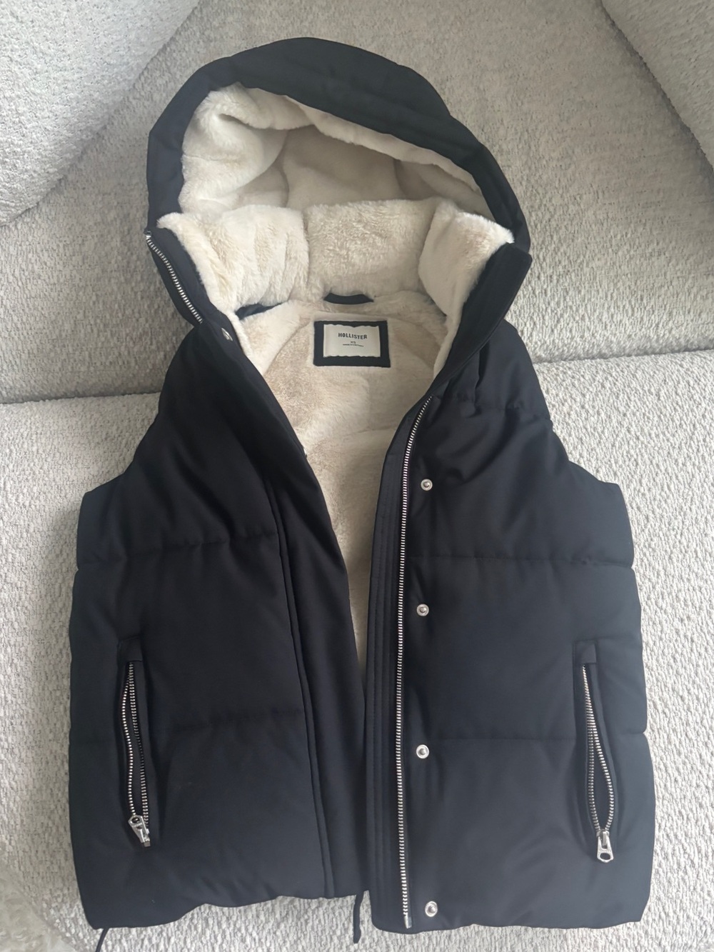 Hollister Black Hooded Puffer Vest with Cream Sherpa Lining